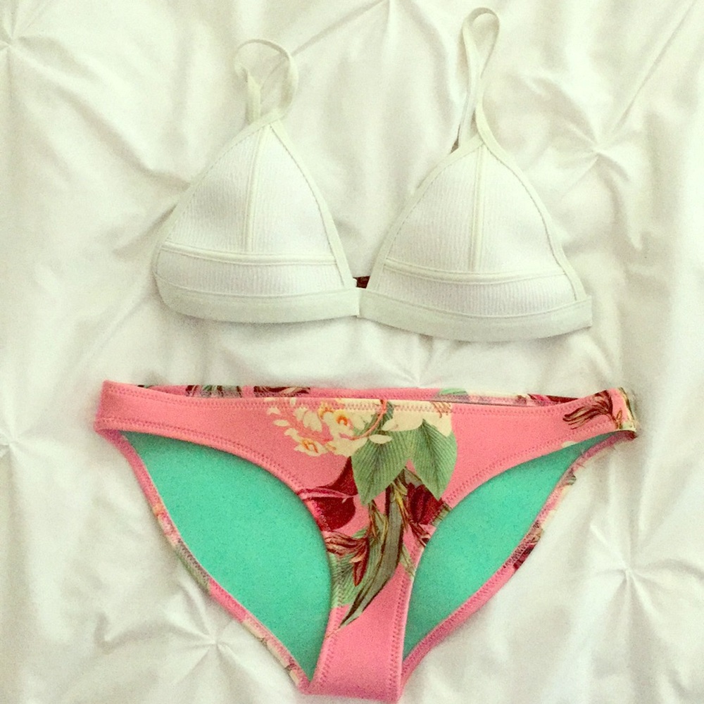 Confetti Garden- Pink Posie Triangl Bikini